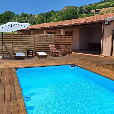 Marci Con Piscina Privata A Nyaraló *