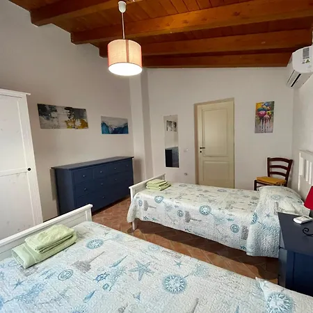 Marci Con Piscina Privata A Holiday home *